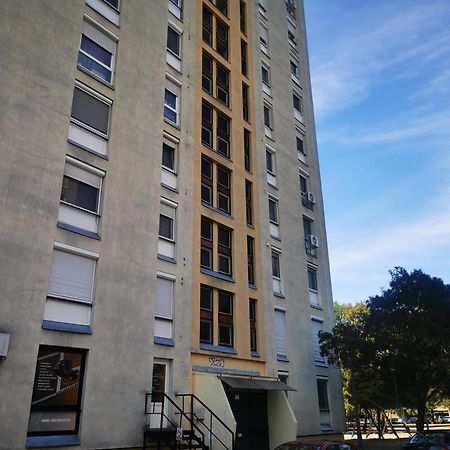 Central Park Apartman Szekszárd Exteriör bild